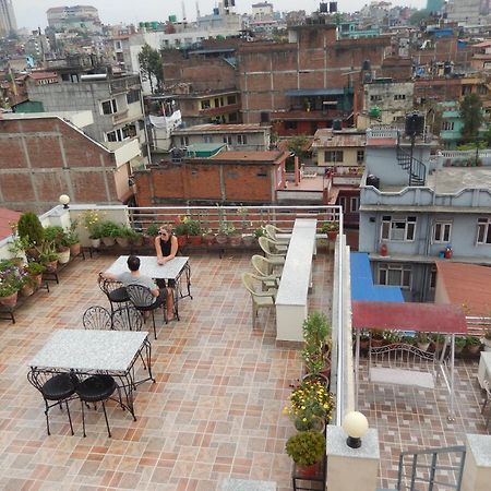Shine Homestay Famille Francophone - Shine Home And Apartment Catmandu Exterior foto