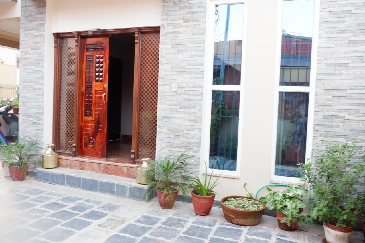 Shine Homestay Famille Francophone - Shine Home And Apartment Catmandu Exterior foto