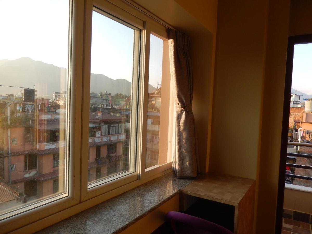Shine Homestay Famille Francophone - Shine Home And Apartment Catmandu Exterior foto
