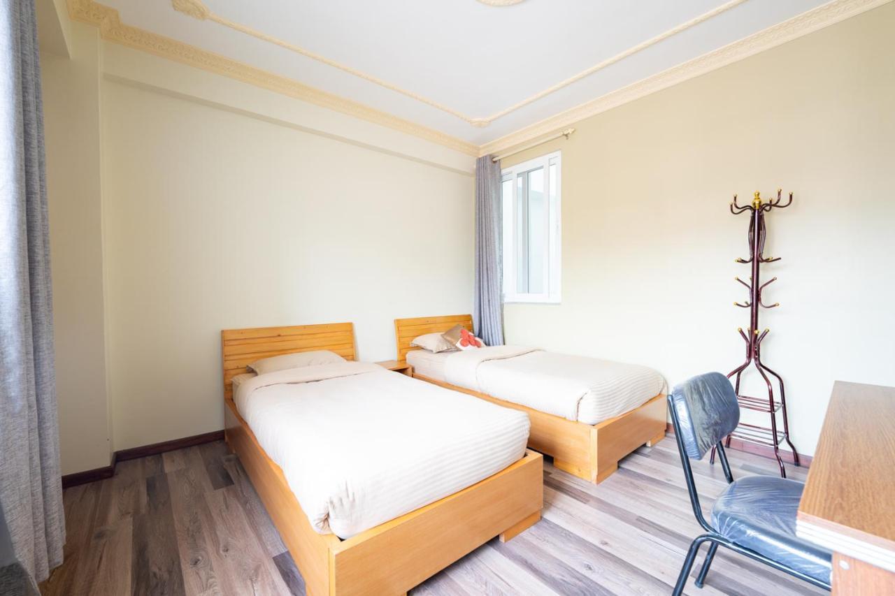 Shine Homestay Famille Francophone - Shine Home And Apartment Catmandu Exterior foto