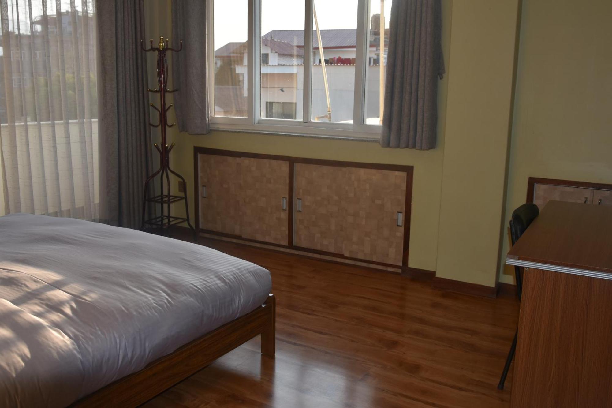 Shine Homestay Famille Francophone - Shine Home And Apartment Catmandu Exterior foto