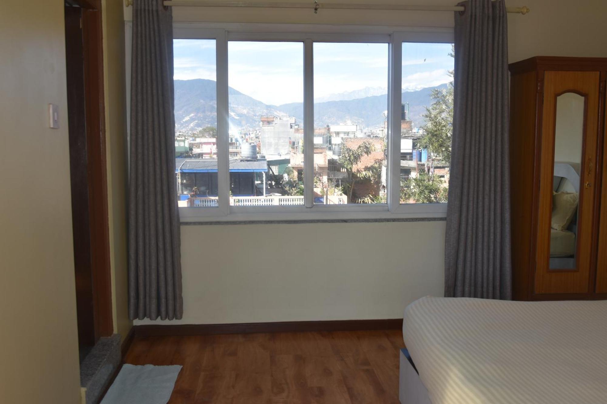 Shine Homestay Famille Francophone - Shine Home And Apartment Catmandu Exterior foto